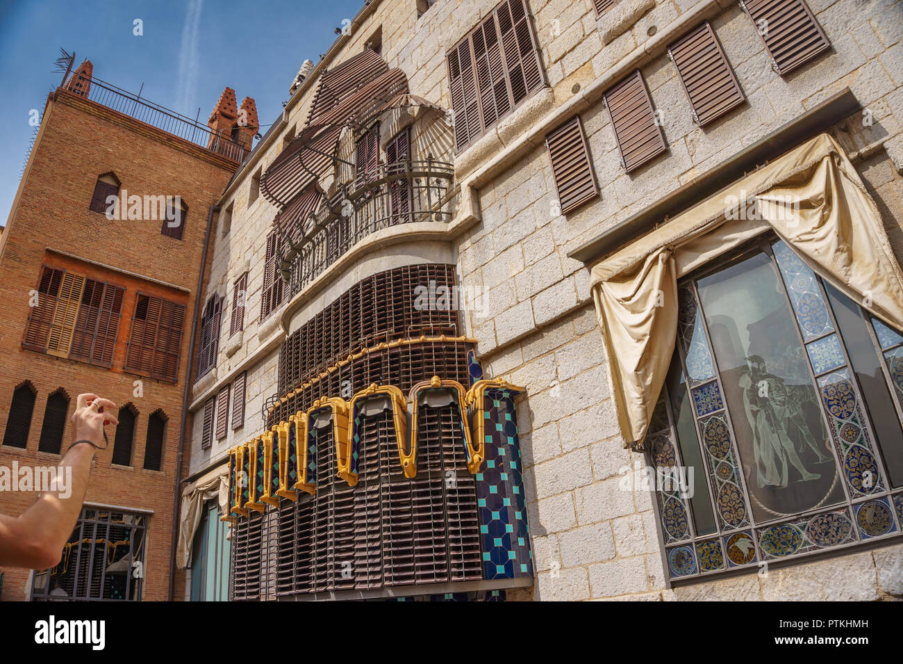 Der Palau Güell ist ein einzigartiges Herrenhaus gestaltet von dem katalanischen Architekten Antoni Gaudi. Barcelona, Spanien, Europa Stockfoto