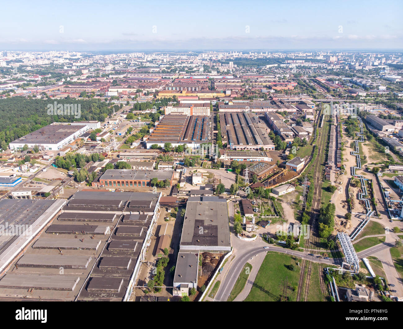 Antenne Panoramablick der städtischen Industrie- und Gewerbegebiet.Drone Fotografie Stockfoto
