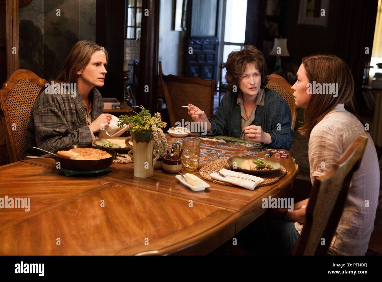 Original Film Titel: AUGUST: Osage County. Englischer Titel: AUGUST: Osage County. Jahr: 2013. Regisseur: John Wells. Stars: Julianne Nicholson; Julia Roberts; Meryl Streep. Credit: JEAN DOUMANIAN PRODUKTIONEN/Album Stockfoto