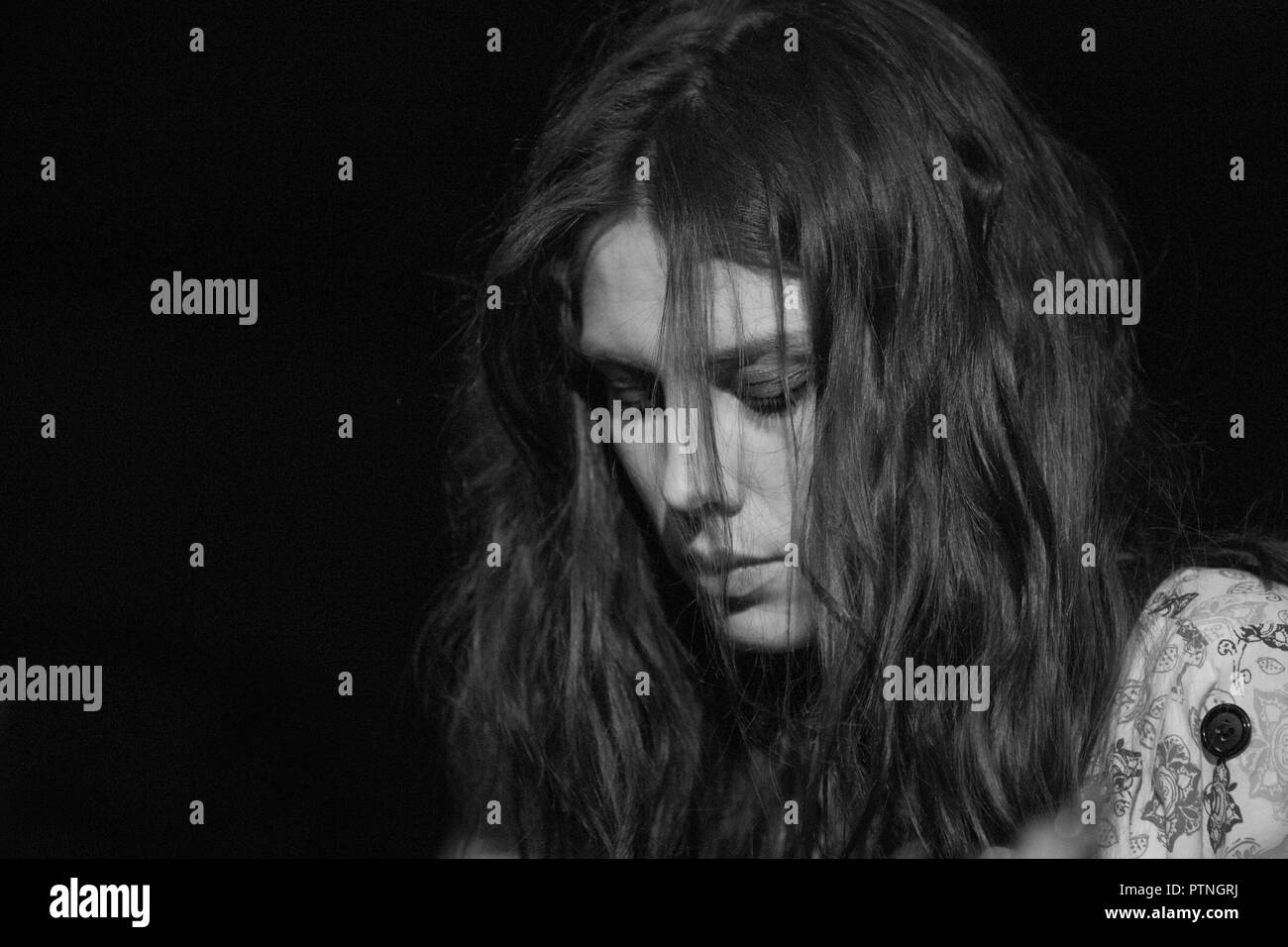 Ellie Rowsell von Wolf Alice bei einem frühen Auftritt in 2014 Stockfoto