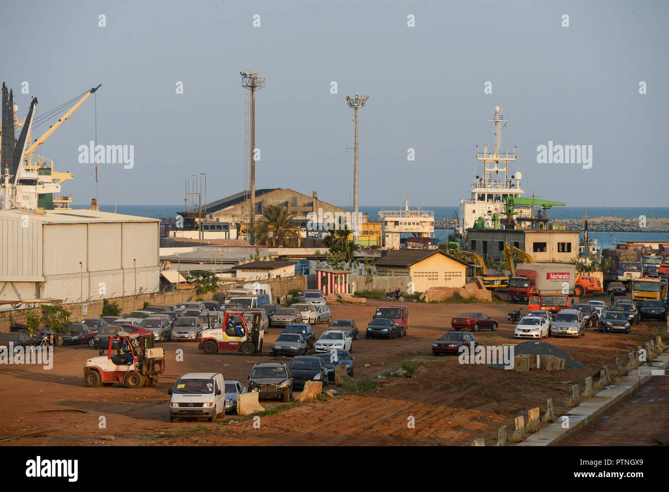 TOGO, Lomé, Port, RoRo Terminal für gebrauchte Autos aus Europa Stockfoto