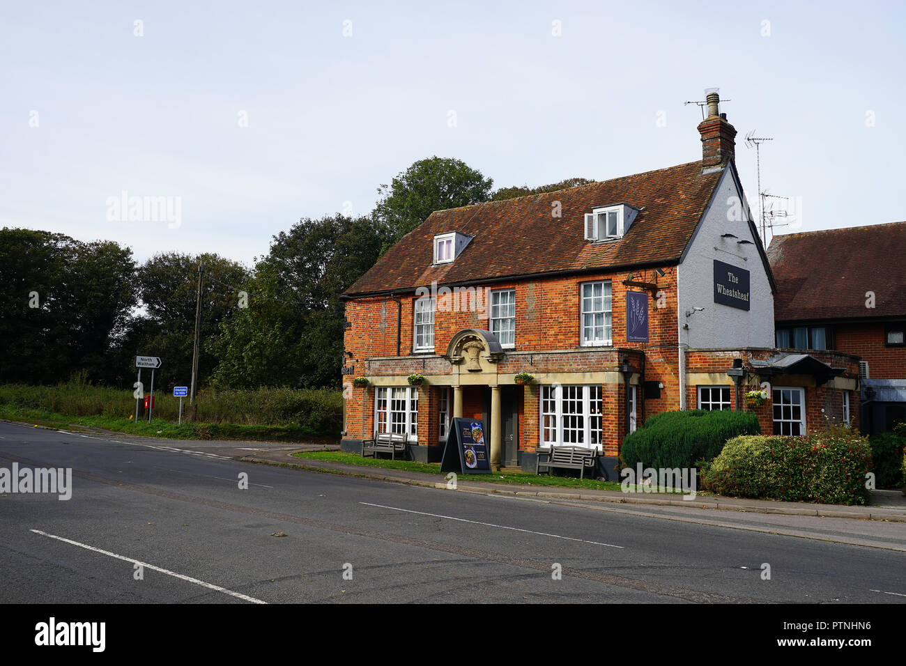 The Wheatsheaf Inn auf der alten London Winchester coaching Straße Stockfoto