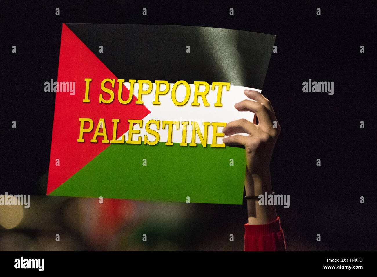 Unterstützer für Freies Palästina Welle der palästinensischen Flagge von der Labour Party Konferenz. jährlichen Konferenz der Labour Party 2018. Stockfoto