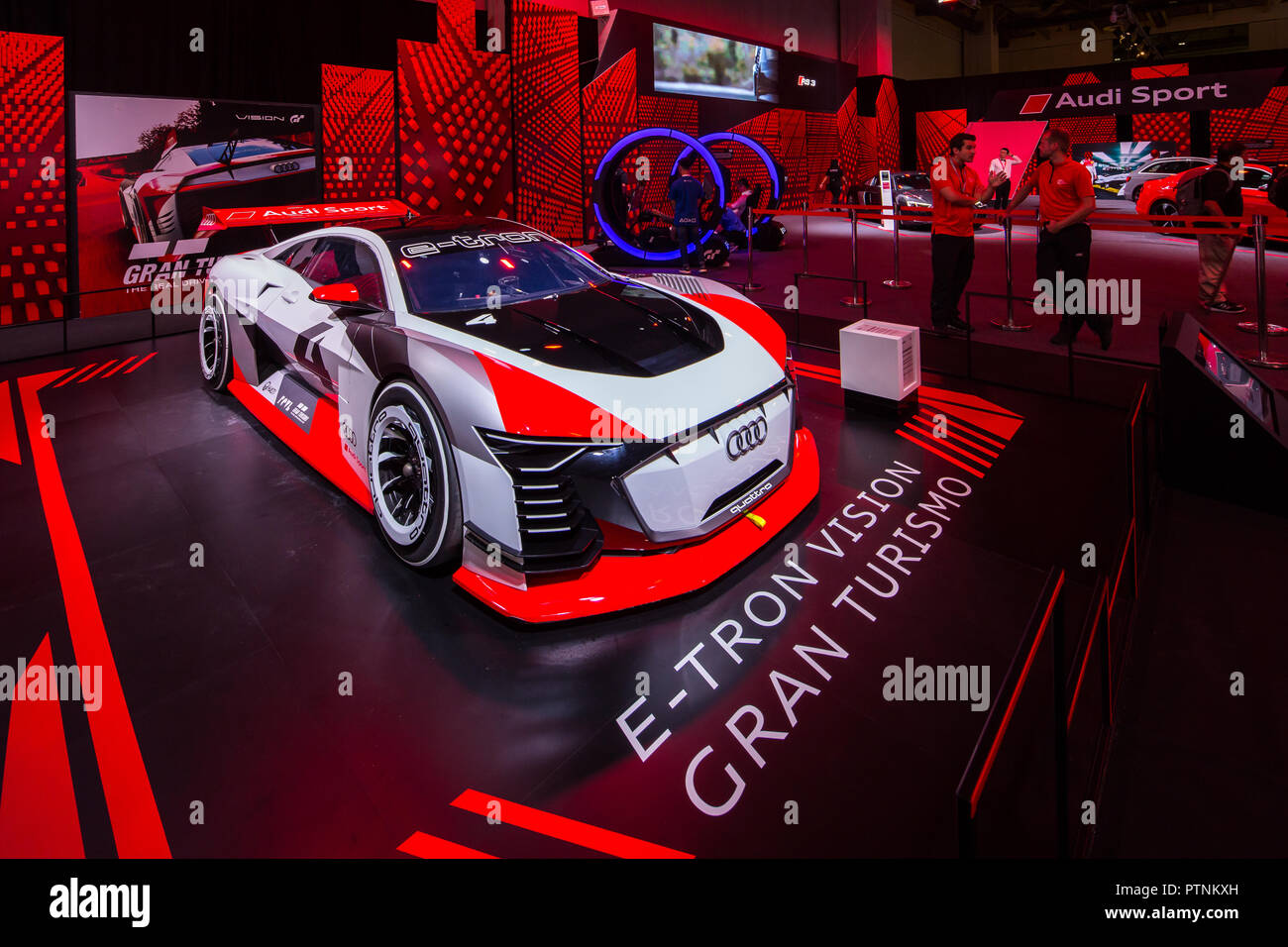 Marke Audi neue Erfahrungen 2018 in Singapur geschieht am 10. Oktober 2018, Anzeige der E-Tron Vision Gran Turismo car. Stockfoto