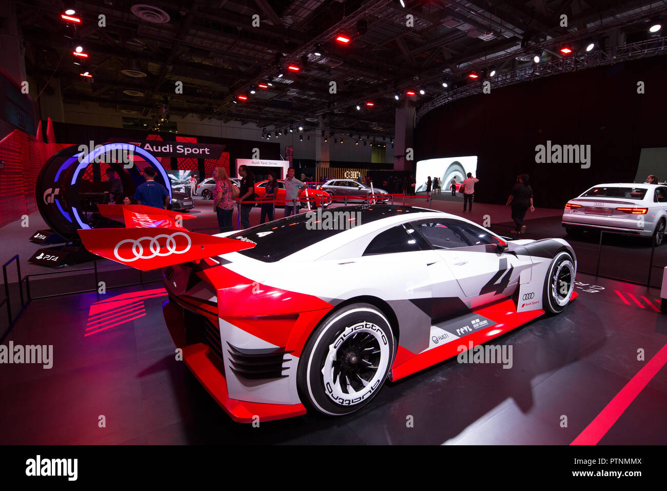 Marke Audi neue Erfahrungen 2018 in Singapur geschieht am 10. Oktober 2018, Anzeige der E-Tron Vision Gran Turismo car. Stockfoto