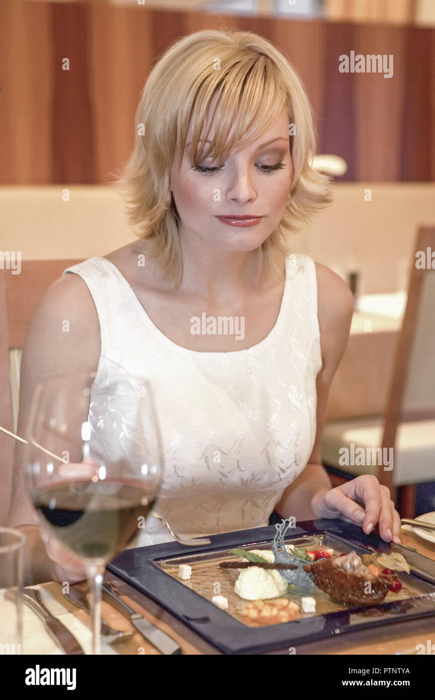 Lerne interessante Singles aus Essen kennen: