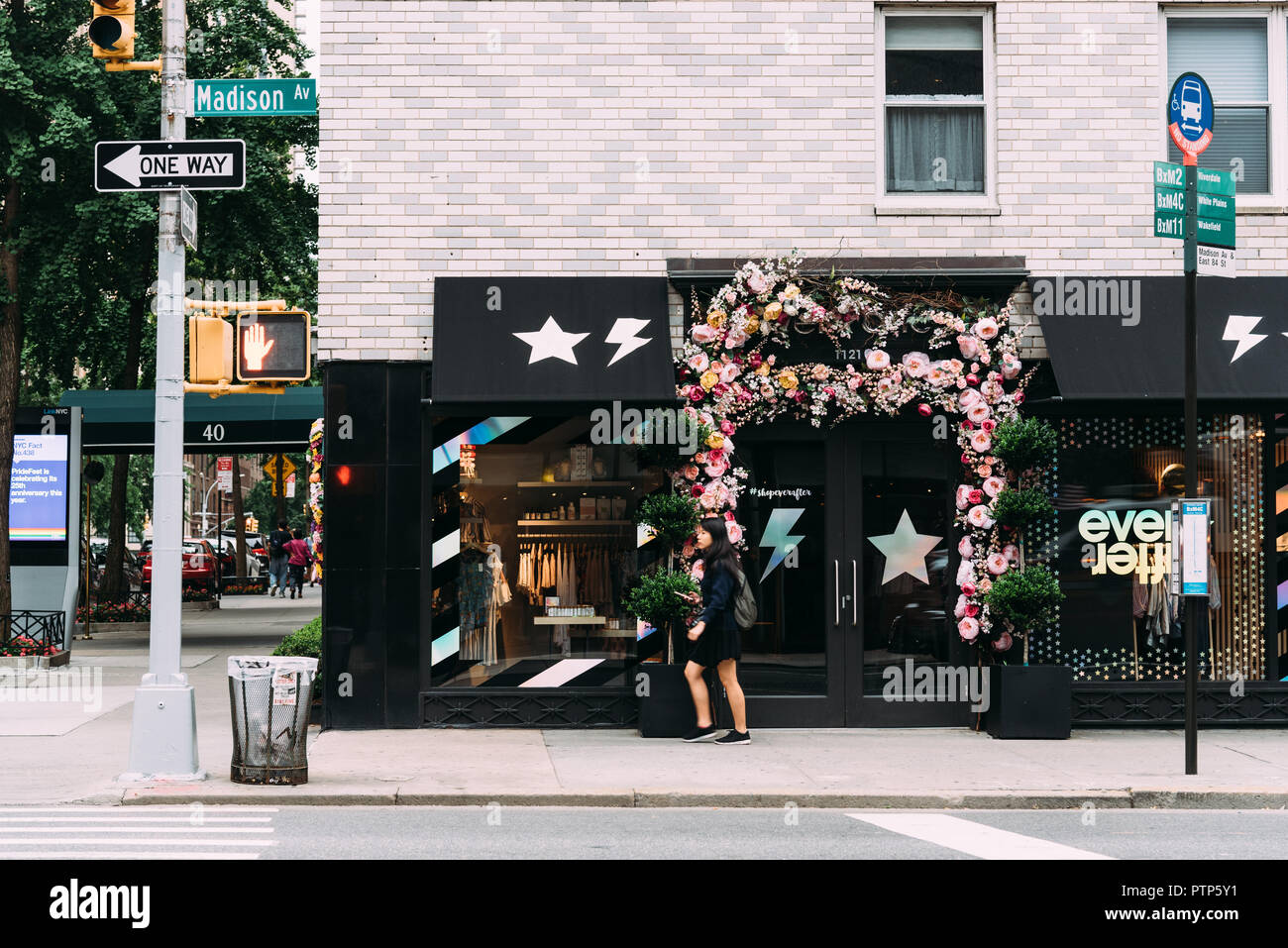 New York City, USA - 20. Juni 2018: Luxus Shop in der Madison Avenue in der Upper East Side von Manhattan. Es ist eine der reichsten in der Stadt w Stockfoto