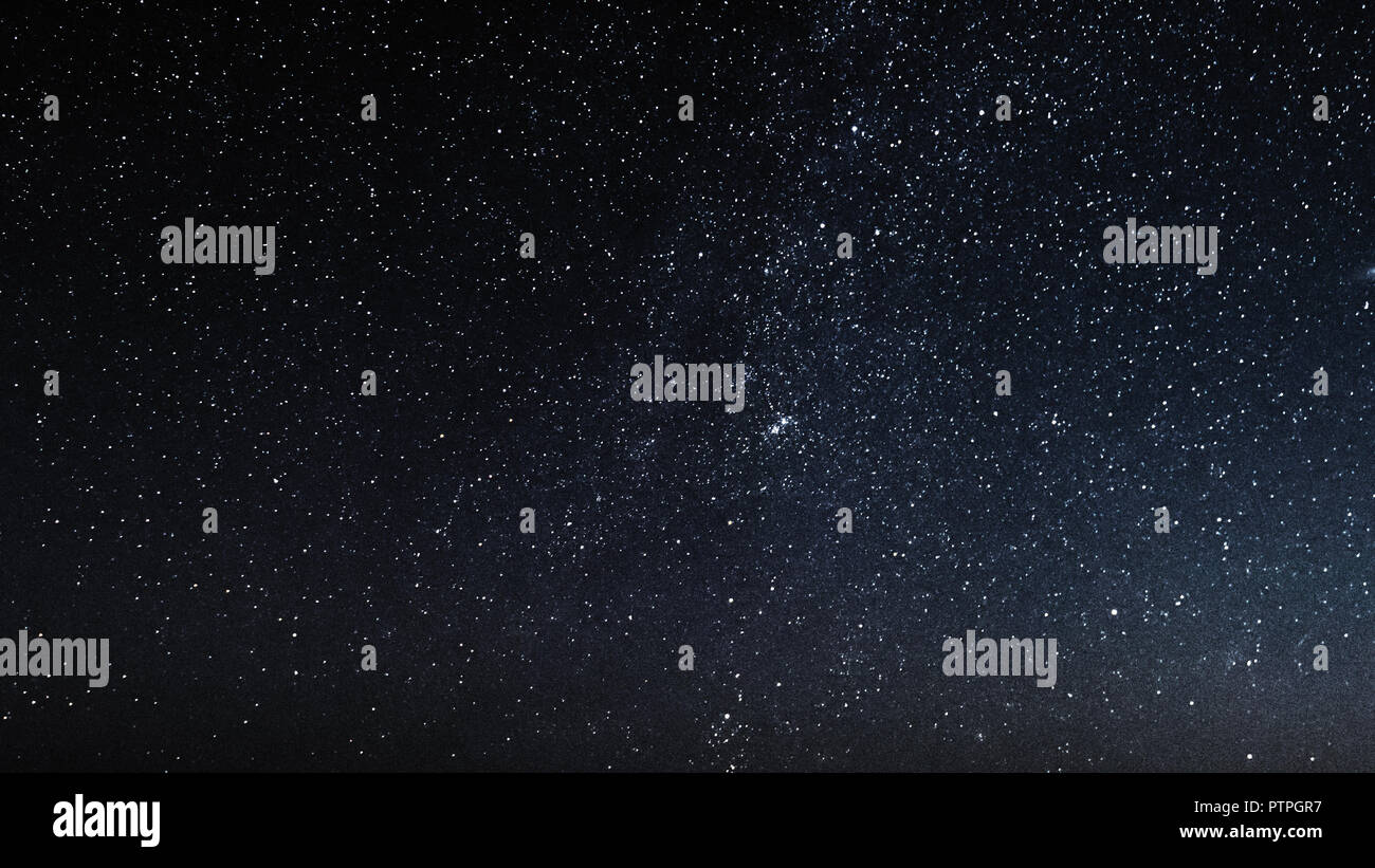 Nachthimmel mit Sternen und Galaxien im Weltall, Universum Hintergrund Stockfoto