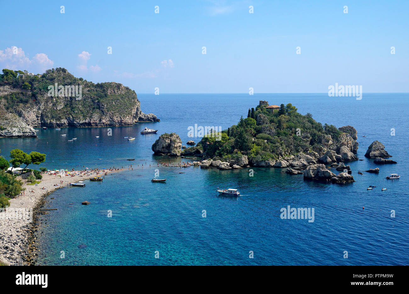 Die Isola Bella, schöne kleine Insel und eines der Wahrzeichen von Taormina, Sizilien, Italien Stockfoto