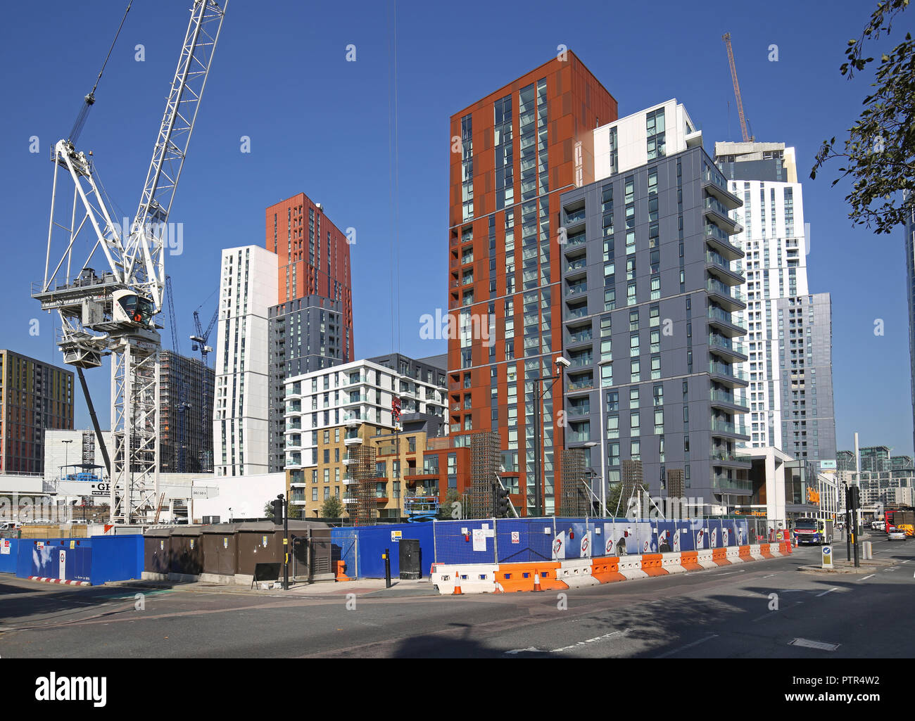 Baustelle für die neuen neun U-Bahnhof Ulmen, London. Teil der neuen Northern Line Extension to Battersea. Blick von Wandsworth Road. Stockfoto