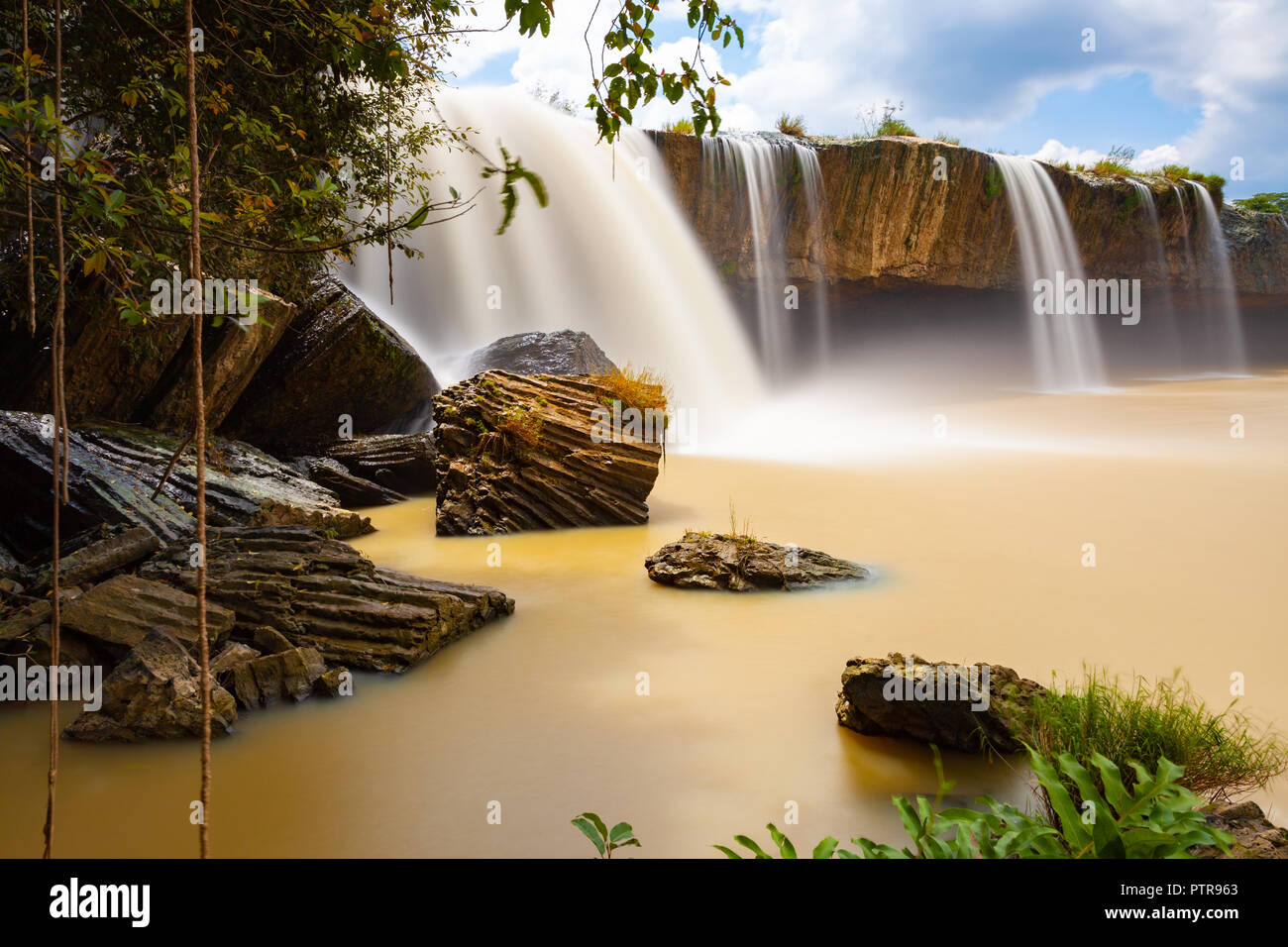 Blick auf den Dray Nur Wasserfälle in Dak Lak Provinz, Vietnam Stockfoto