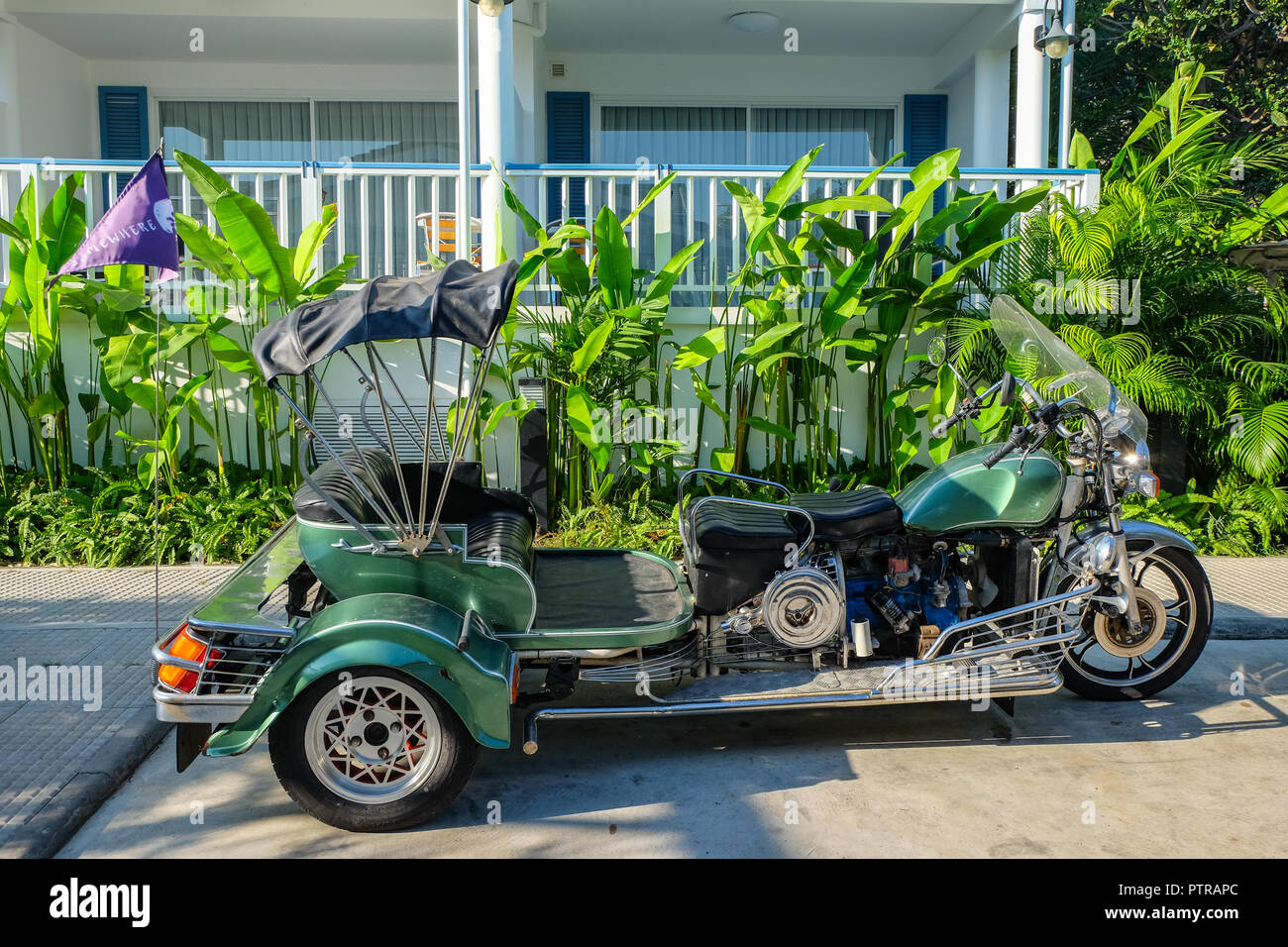 Die 'Skylab', oder konvertiert Motorrad, ist die wichtigste Form des Verkehrs auf Ko Sichang, Thailand Stockfoto