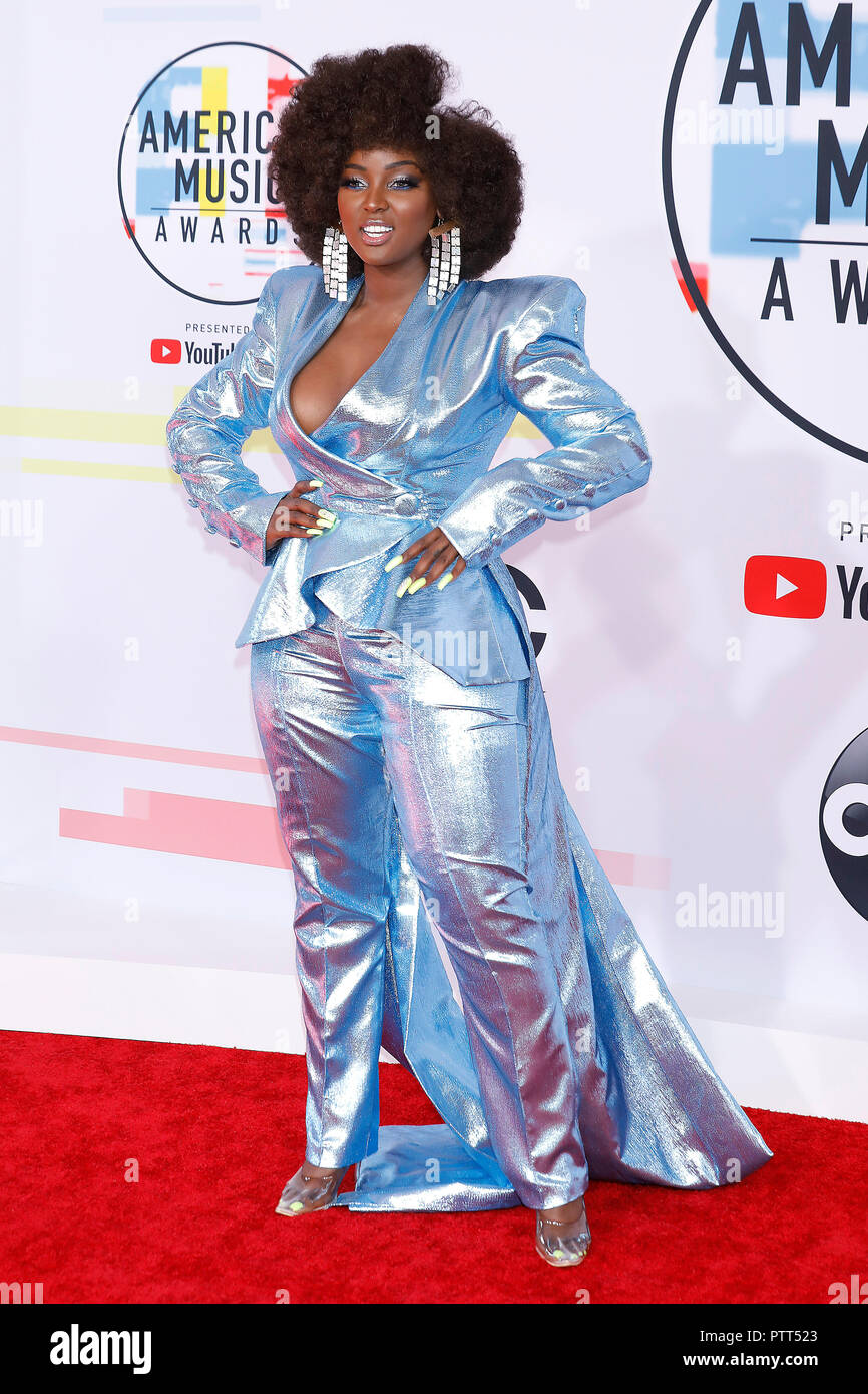 Los Angeles, USA. 9. Okt., 2018. Amara La Negra fotografiert auf dem roten Teppich der American Music Awards 2018, die in den Microsoft Theater am 9. Oktober in Los Angeles, USA 2018. Quelle: John Rasimus/Medien Punch *** Frankreich, Schweden, Norwegen, Denark, Finnland, USA, Tschechische Republik, Südamerika Nur***/Alamy leben Nachrichten Stockfoto