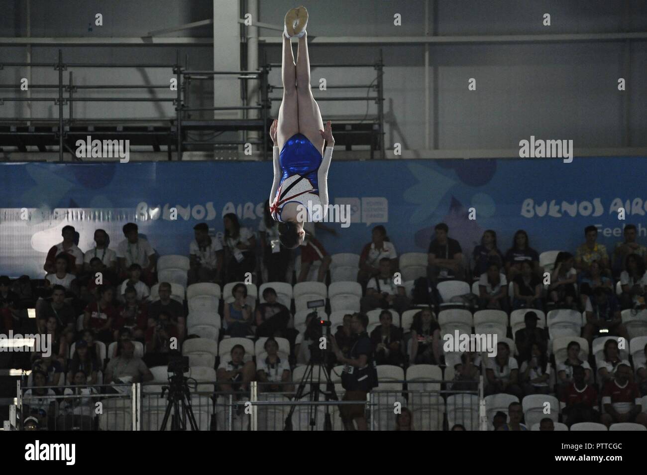 Oktober 8, 2018 - Buenos Aires, Buenos Aires, Argentinien - JESSICA CLARKE von Großbritannien konkurriert während der Frauen Trampolin Gymnastik Qualifikation an Tag 2 des Buenos Aires 2018 Jugend Olympische Spiele Bei den Olympischen Park. (Bild: © patricio Murphy/ZUMA Draht) Stockfoto