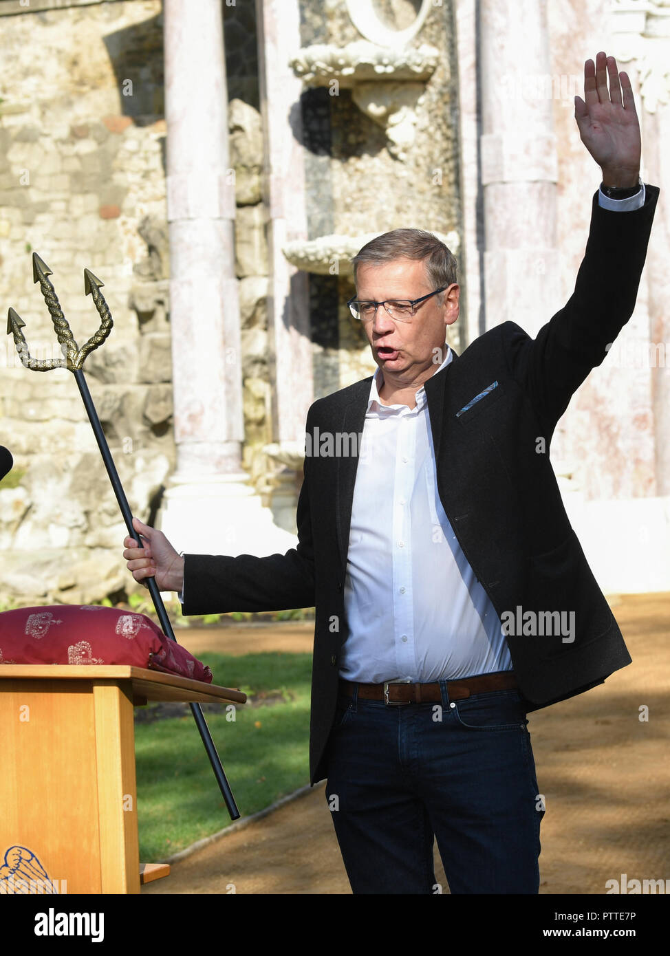 Potsdam Brandenburg 10 Okt 2018 Der Fernsehmoderator Gunther Jauch Bei Der Eroffnung Des Restaurierten Neptungrotte Im Potsdam Brandenburg 10 Okt 2018 Der Fernsehmoderator Gunther Jauch Bei Der Eroffnung Des Restaurierten Neptungrotte Im