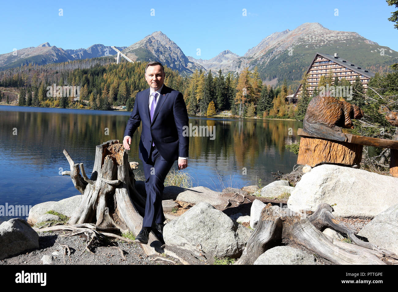 Der polnische Präsident Andrzej Duda posiert für die Fotografen während des zweitägigen Treffens der Präsidenten der V4-Länder (die Tschechische Republik, Ungarn, Polen und Slowakei) in Strbske Pleso, in der Slowakei, 11. Oktober 2018. (CTK Photo/Petr Sznapka) Stockfoto