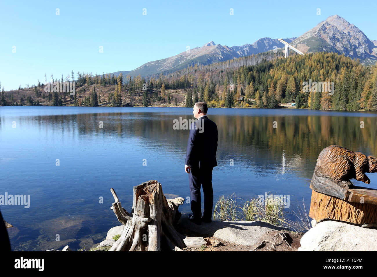 Der polnische Präsident Andrzej Duda posiert für die Fotografen während des zweitägigen Treffens der Präsidenten der V4-Länder (die Tschechische Republik, Ungarn, Polen und Slowakei) in Strbske Pleso, in der Slowakei, 11. Oktober 2018. (CTK Photo/Petr Sznapka) Stockfoto
