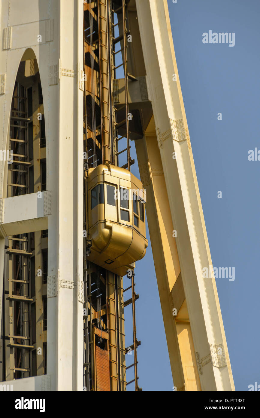 SEATTLE, Washington State, USA - JUNI 2018: Nahaufnahme eines der aufzugskabine Aufsteigend der Space Needle in Seattle. Stockfoto