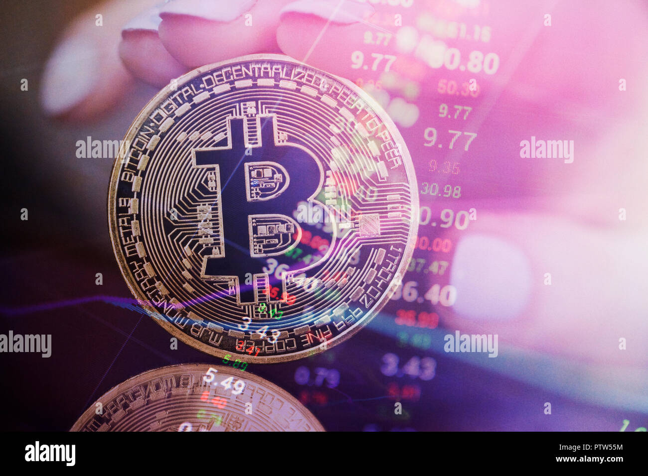 Golden Bitcoins. Neue virtuelle Geld Hexe charts Stockfoto