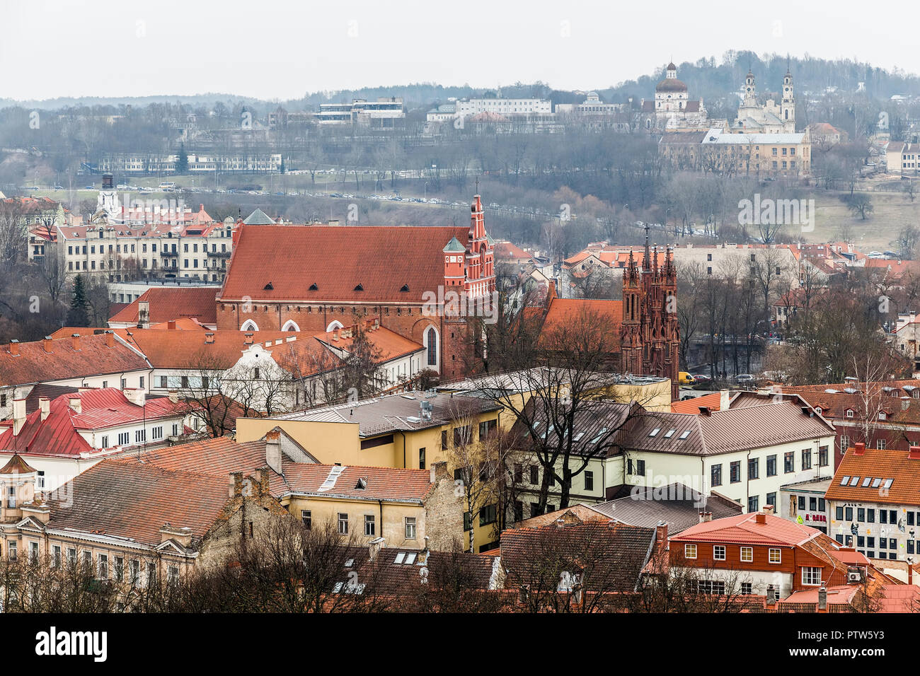 Hl. Franz von Assisi (Bernhardiner) Römisch-katholischen Kirche und der Kirche von St. Anne. Vilnius Stockfoto