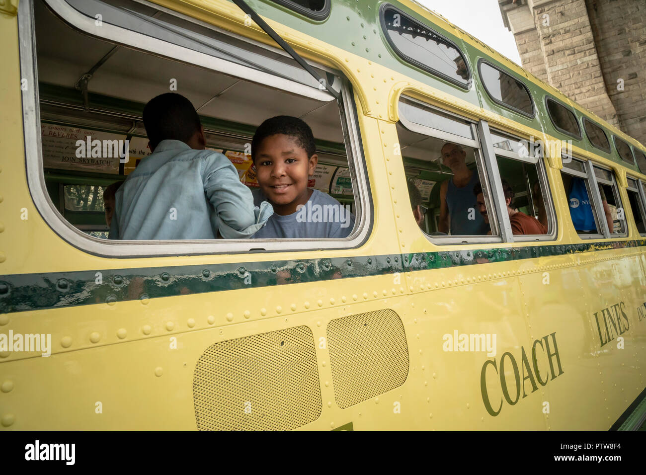 Air Conditioned Bus Stockfotos Und Bilder Kaufen Alamy