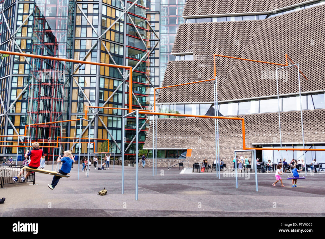 London England, Großbritannien, Southwark, Bankside, Tate Modern, Galerie für zeitgenössische Kunst, Switch House, Herzog & de Meuron Architekten, NEO Bankside Hochhaus Stockfoto