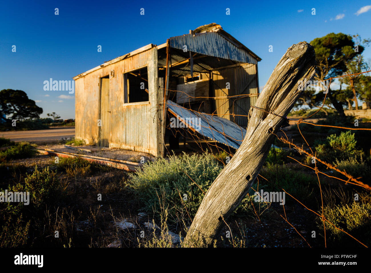 Alten Wellblech auf Koonalda Homestead vergossen, Alte Eyre Highway, Nullarbor National Park South Australia Stockfoto
