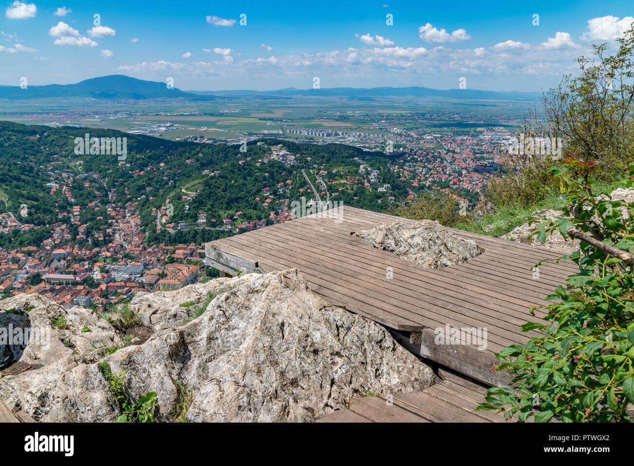 Überblick über Brasov Stadt gesehen von Tampa Mountain, Brasov, Rumänien. Stockfoto