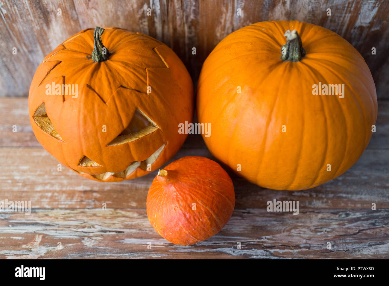 Jack-o-Lantern oder geschnitzte Halloween Kürbis Stockfoto