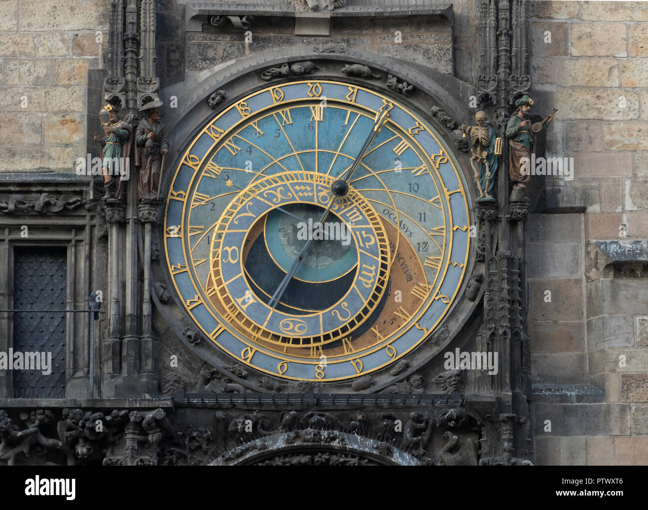 Mit mittelalterlichen Aposteluhr Orloj oder Praha in Prag/Praha Tschechische Republik. Stockfoto