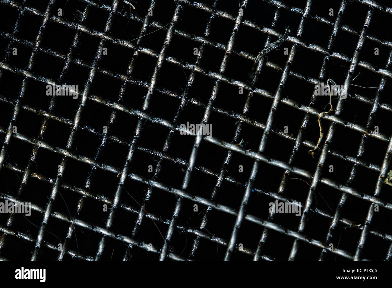 Schmutzige Gitter Fur Filter Und Verwendeten Motors Ol In Auto