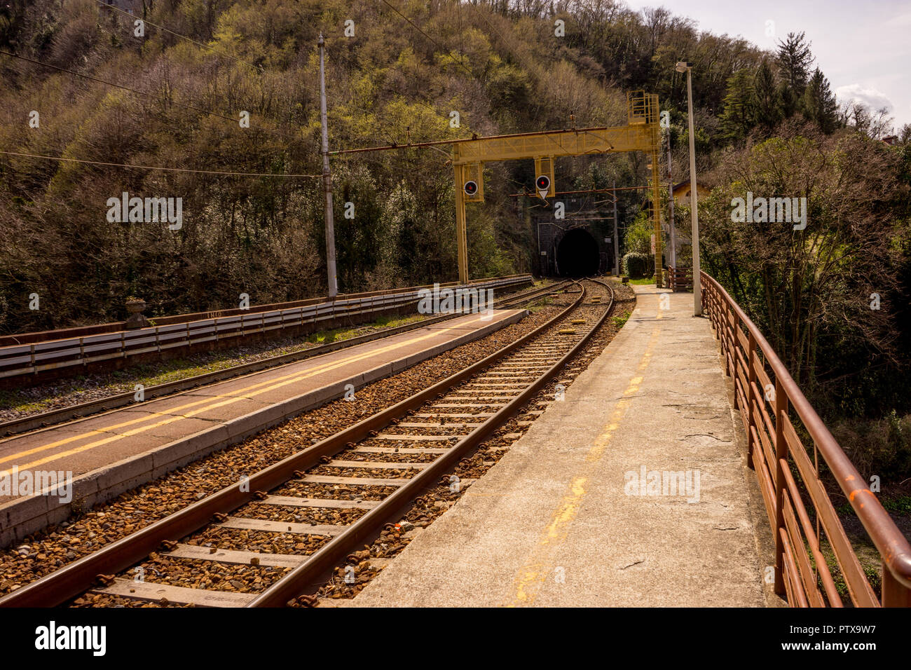 Varenna station railway italy Fotos und Bildmaterial in hoher