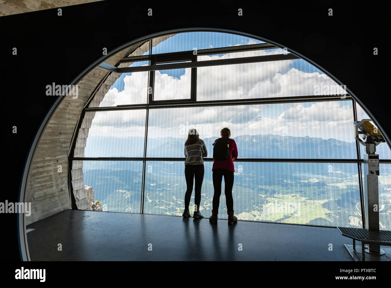 Innerhalb der Informationszentrale im Karwendel Berg, Mittenwald, Bayern, Deutschland Stockfoto