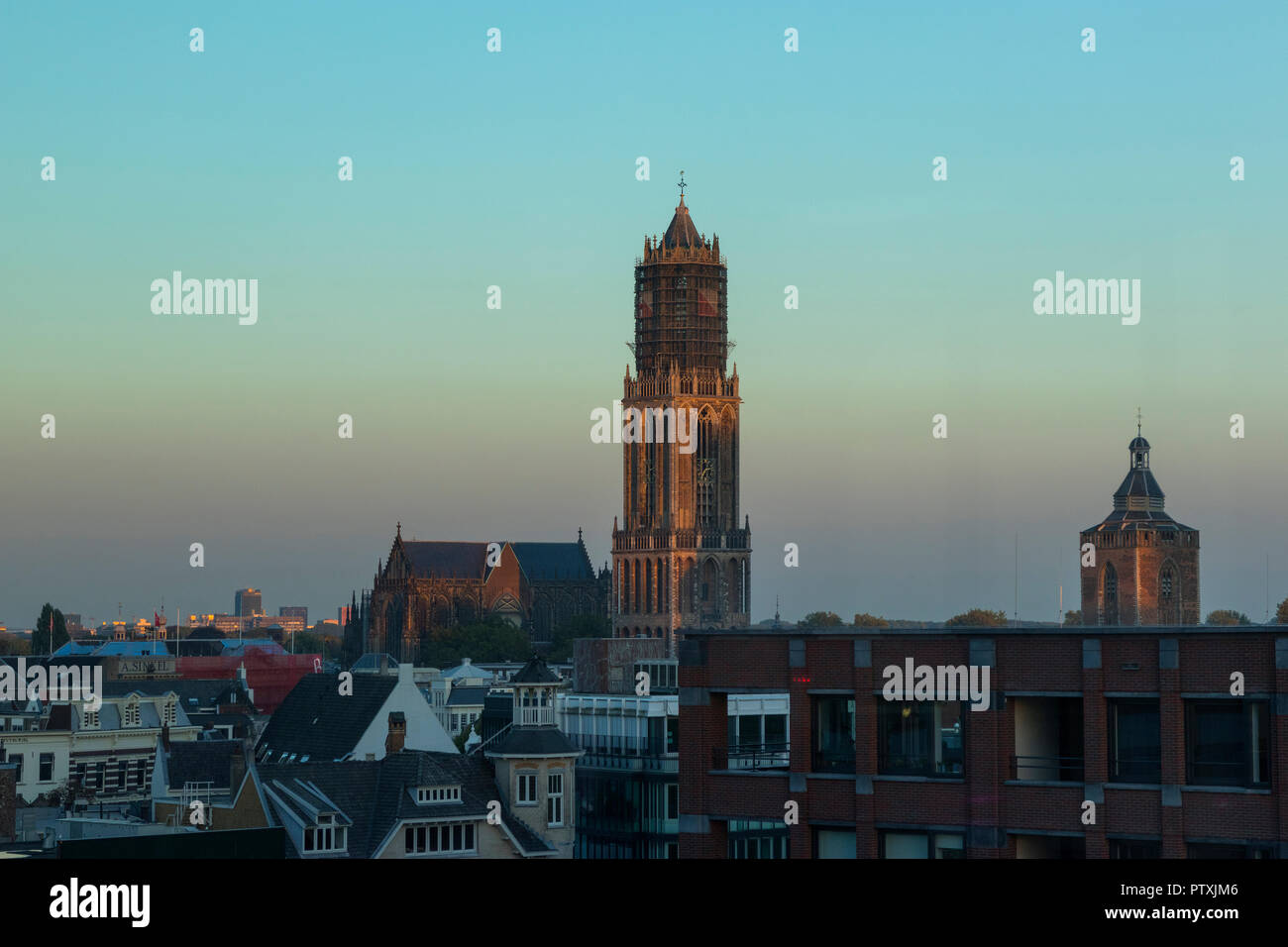Utrecht, Niederlande - 27 September 2018: St. Martins Dom oder Dom in Utrecht in der Dämmerung Stockfoto