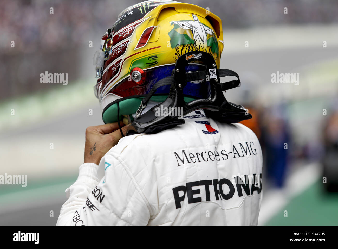 Motorsport Fia Formel Eins Weltmeisterschaft 2018 Grand Prix Von Brasilien Wm 2018 Grand Prix Brasilien 44 Lewis Hamilton Gbr Mercedes Amg Petronas F1 Team Cristo Redentor Auf Dem Helm 10 11 2018 Verwendung Weltweit Stockfotografie Alamy