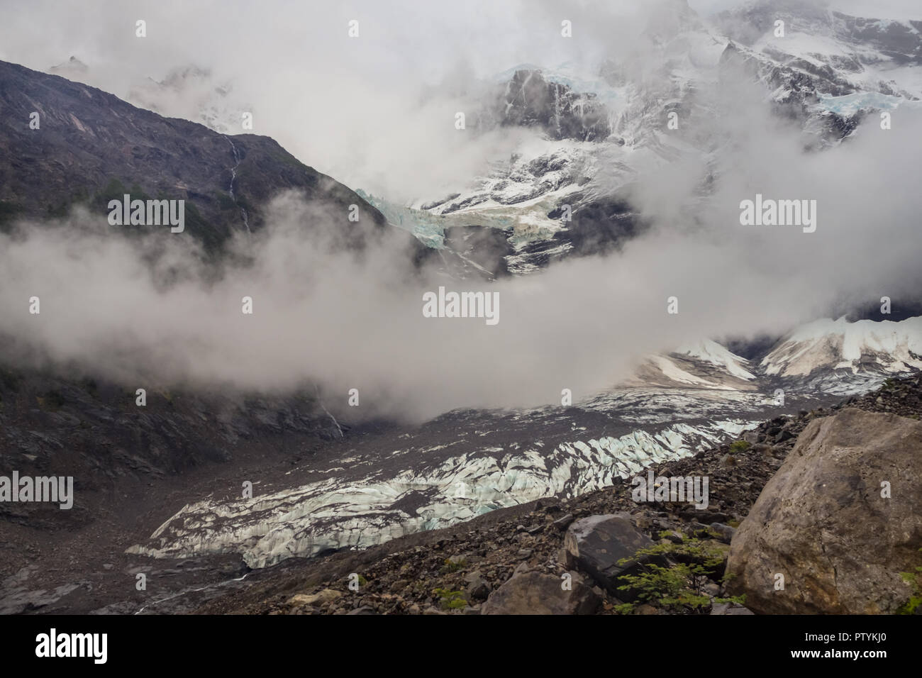 Blick auf Cerro Paine Grande ab (Valle del Frances) Französisch Valley im Torres del Paine Nationalpark, Chile Stockfoto