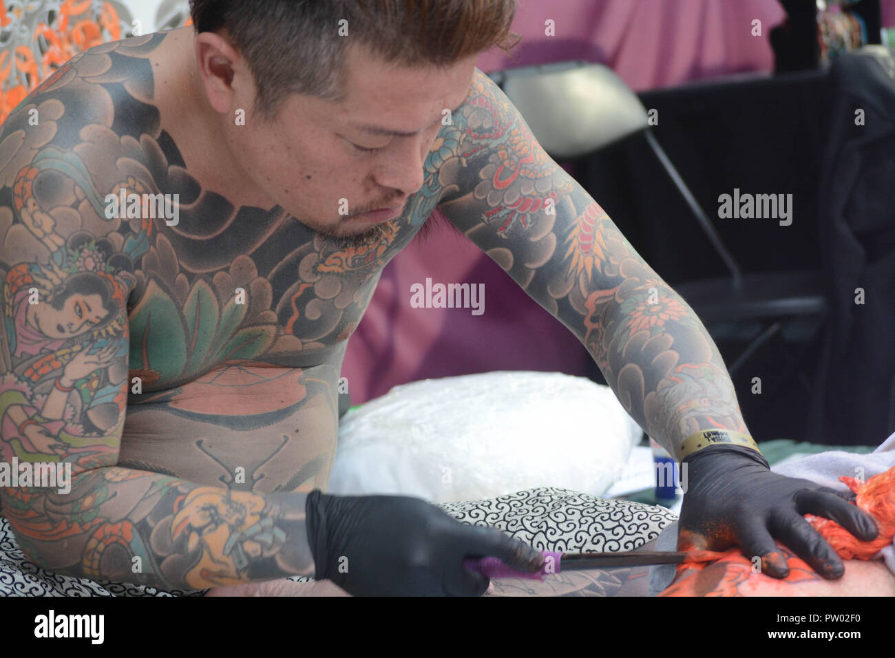 Polynesian With Traditional Tattoo Stockfotos Und Bilder Kaufen Seite 2 Alamy