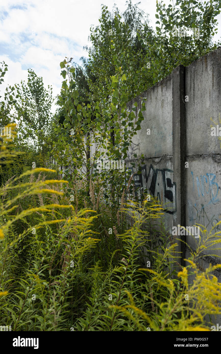 Berlin. Deutschland. Erhaltene Abschnitt der Berliner Mauer in Rudow und Altglienicke, Reste der Hinterlandmauer (innenwand) war die Südlichste sec Stockfoto