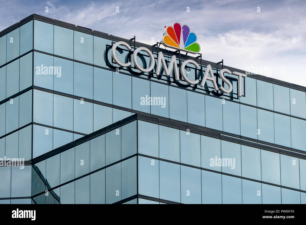 ST. PAUL, MN/USA - 30. SEPTEMBER 2018: Comcast Corporation World Headquarters und Logo. Stockfoto