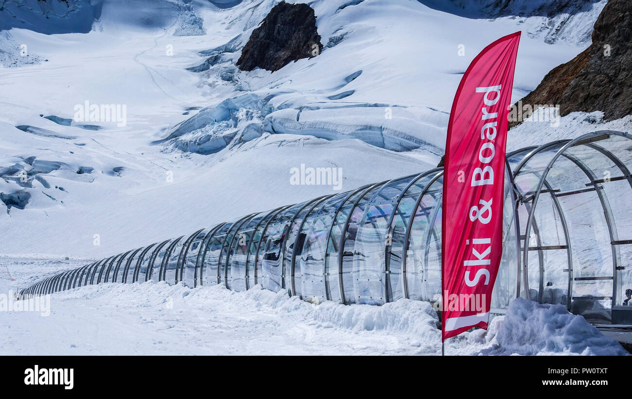 Ski und Board. Ein Ski- und Spielplatz an der Jungfrau Region. Schweiz Stockfoto