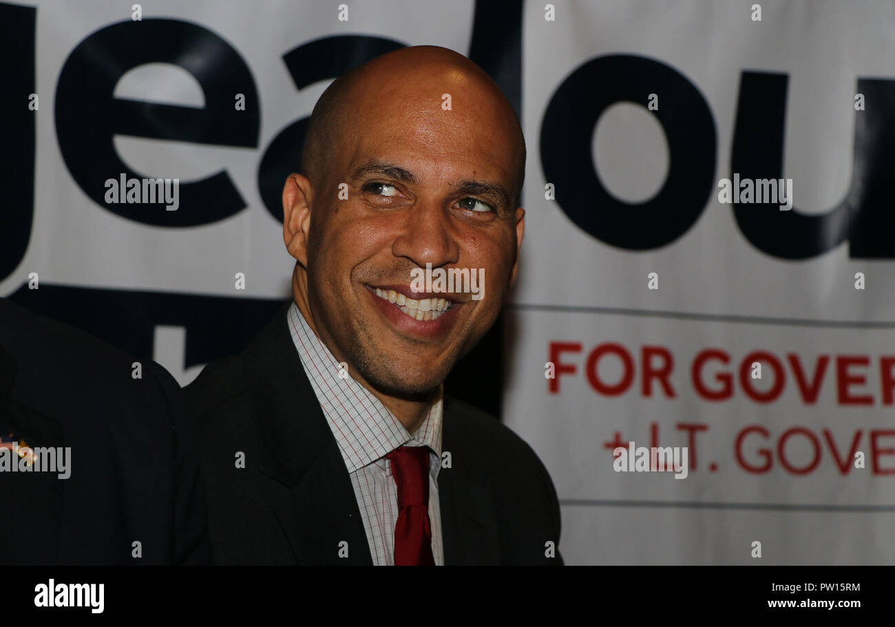 Maryland, USA. 10.Oktober 2018. Cory Booker Kampagne für demokratische Kandidat für Maryland Gouverneur Ben eifersüchtig am Grundstein Grill und Loft in College Park, Md. Credit: Julia Nikhinson/Alamy leben Nachrichten Stockfoto