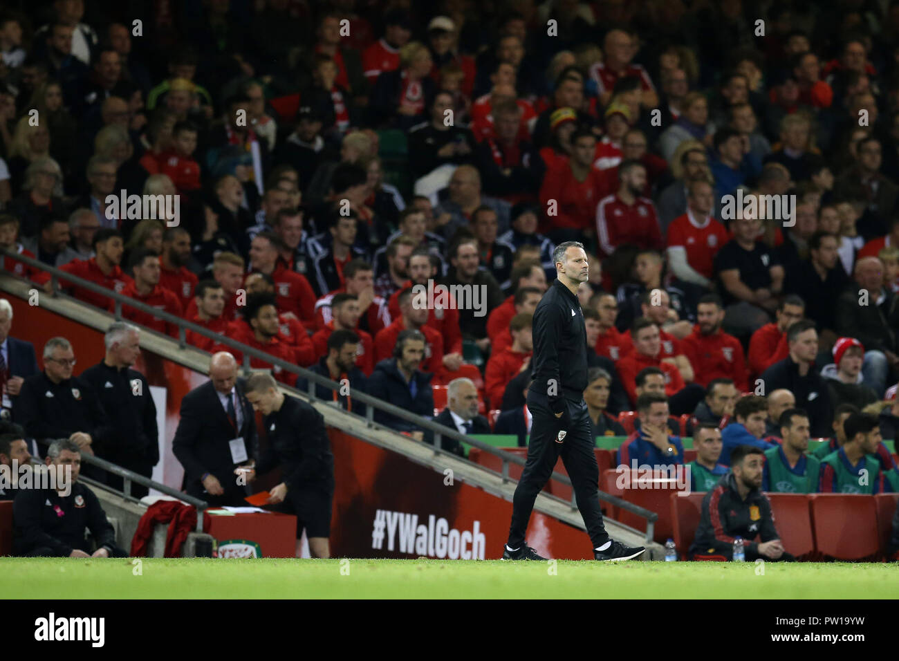 Cardiff, Großbritannien. 11. Okt 2018. Wales manager Ryan Giggs auf dem touchline. Fußball freundlich Länderspiel, Wales v Spanien im Fürstentum Stadium in Cardiff, South Wales am Donnerstag, den 11. Oktober 2018. Bild von Andrew Obstgarten/Alamy leben Nachrichten Stockfoto