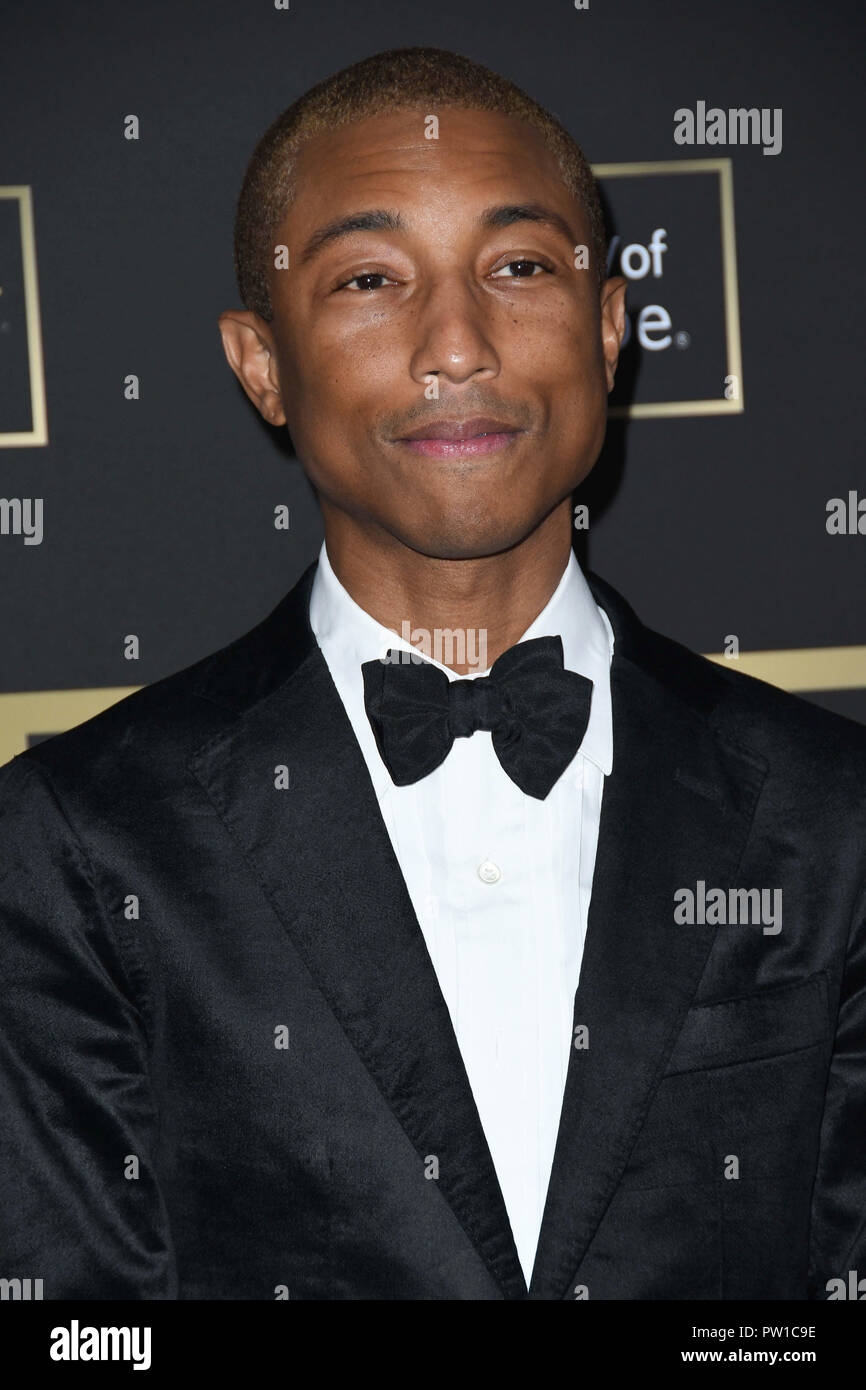 Santa Monica, CA, USA. 11 Okt, 2018. 12. Oktober 2018 in Santa Monica, Kalifornien - pharrell Willams. Stadt der Hoffnung Geist des Lebens Gala 2018 Barker Hangar statt. Photo Credit: Birdie Thompson/AdMedia Credit: Birdie Thompson/AdMedia/ZUMA Draht/Alamy leben Nachrichten Stockfoto