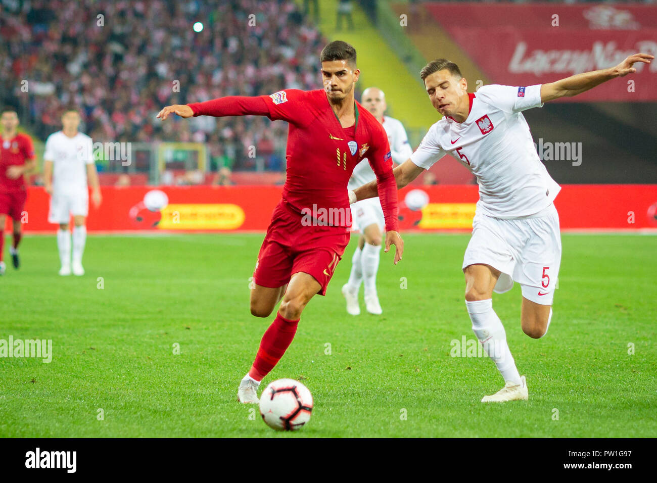 Portugals Spieler Andre Silva In Aktion Wahrend Der Partie Zwischen Polen Und Portugal Fur Die Uefa Nationen Liga An Slaski Stadion In Chorzow Polen Final Score Polen 2 3 Portugal Stockfotografie Alamy