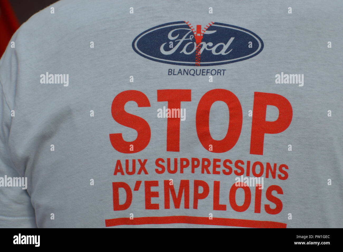 Paris, Frankreich. 12. Oktober, 2018. Illegale Ford stand installiert durch Mitarbeiter von Ford Automarke protestieren gegen die Entlassungen, Gesicht auf dem Pariser Autosalon (Salon du Mondial de l Automobile) .12 Oktober 2018. 13 Uhr. ALPHACIT NEWIM/Alamy leben Nachrichten Stockfoto