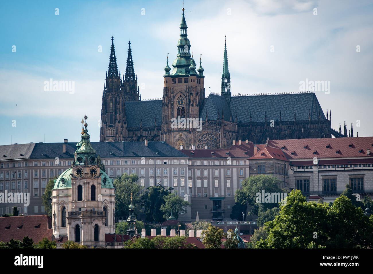 Long range Blick auf die St. Vitus Kathedrale in Prag - Tschechische Republik Stockfoto