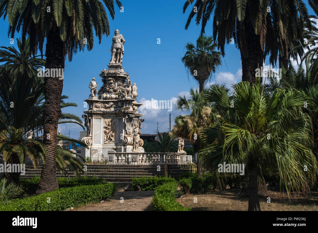 Denkmal von König Philipp IV. von Spanien in Piazza Vittoria, Palermo, Sizilien, Italien Stockfoto