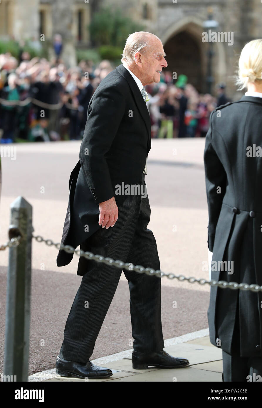 Der Herzog von Edinburgh kommt vor der Hochzeit von Prinzessin Eugenie an Jack Brooksbank im St George's Chapel in Windsor Castle. Stockfoto