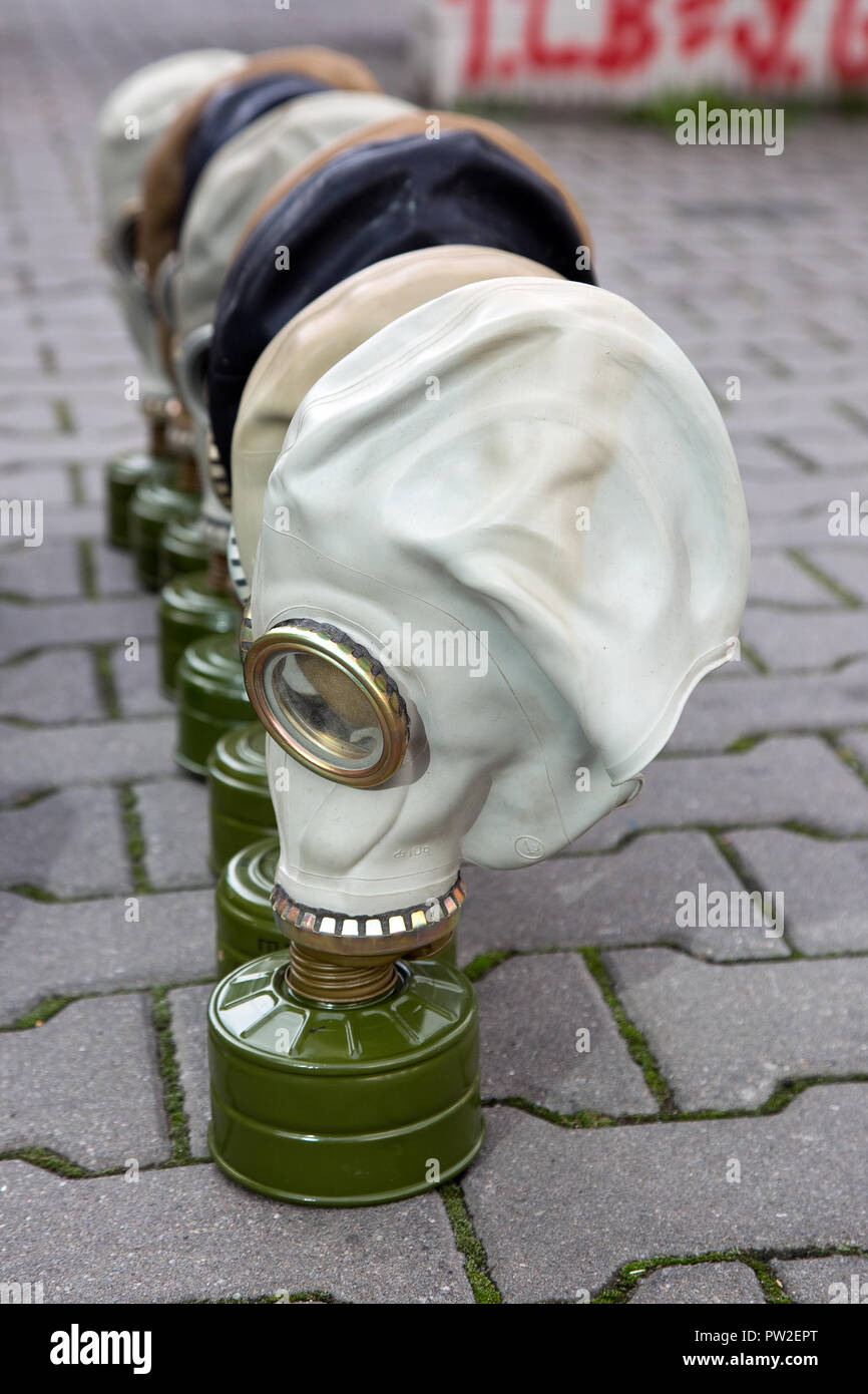 Weiß Gasmaske mit Filter Grün Patrone wie in den Zweiten Weltkrieg verwendet. Stockfoto