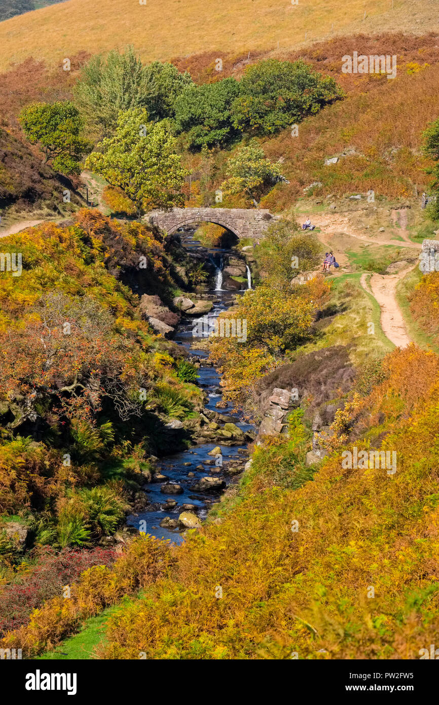 Drei Shires Brücke (drei Shires Kopf), ein packesel Brücke in der Nähe von Flash im Peak District National Park Stockfoto